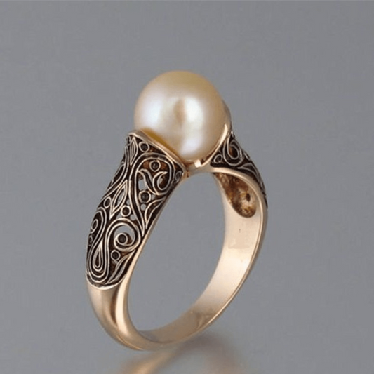 VINTAGE PEARL GOLDEN RING