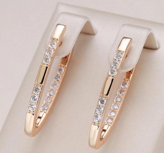 Elegant zirconia earrings in gold