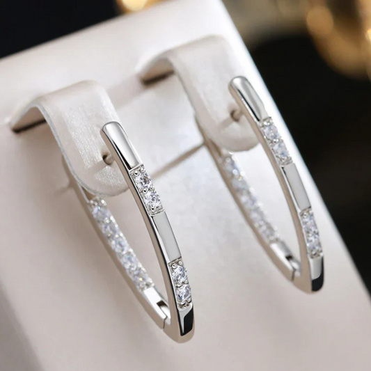 Elegant zirconia earrings in gold